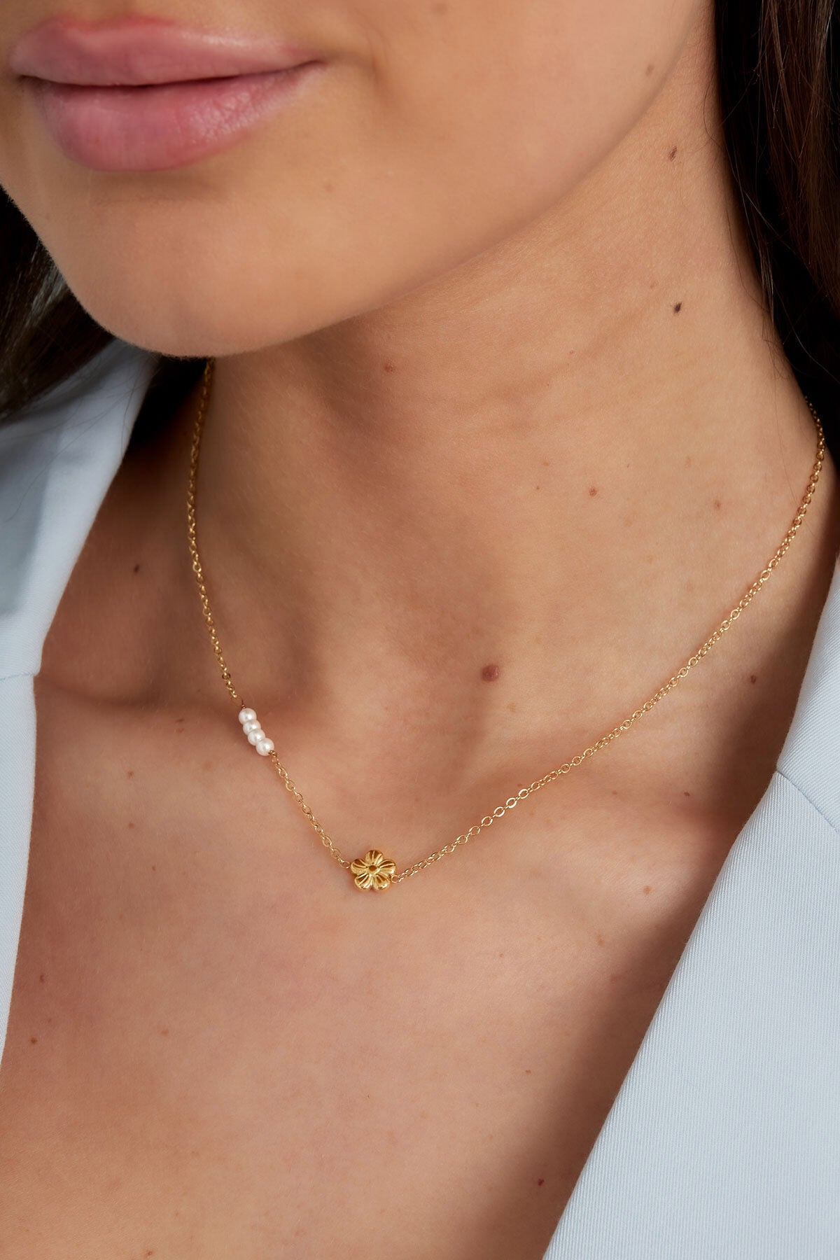 collar de perlas de flores