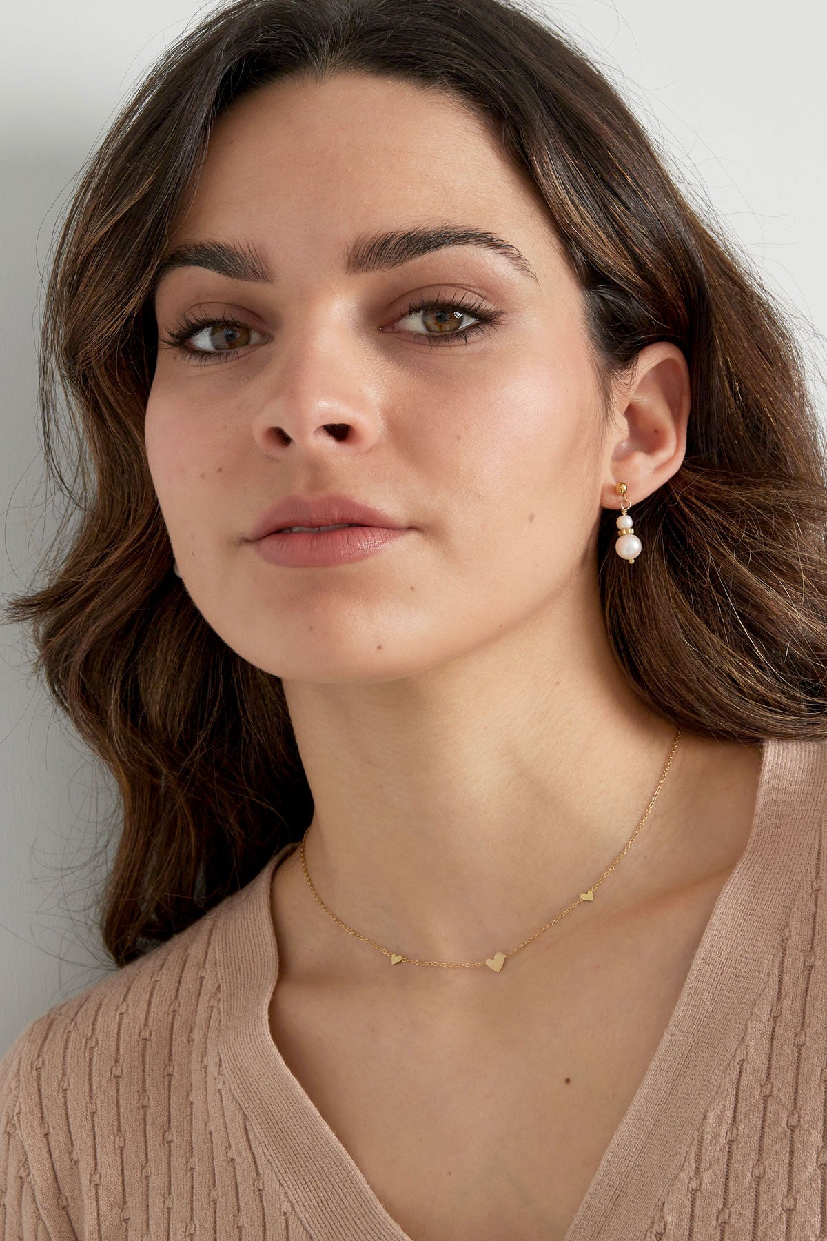 collar clásico con corazones