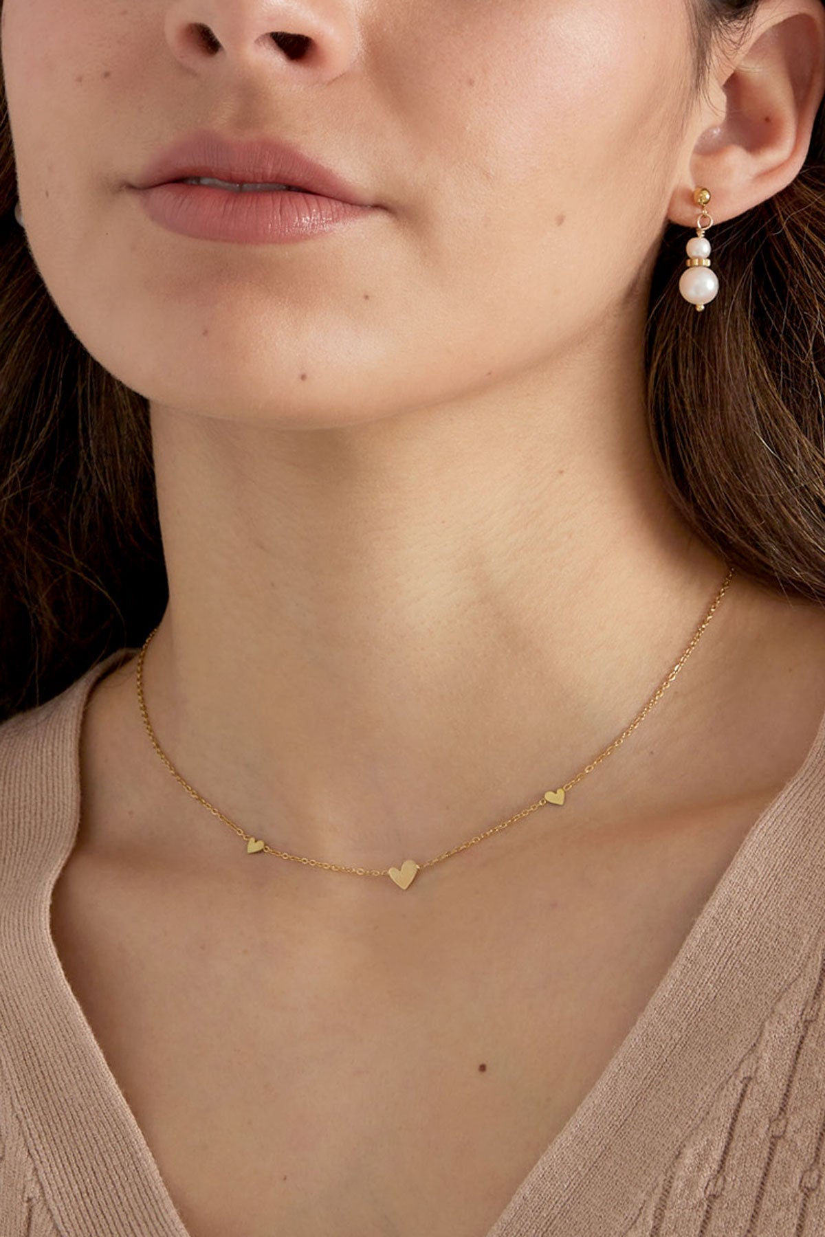 collar clásico con corazones