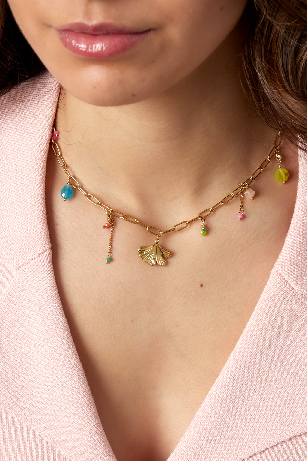 Elegant Gold Leaf Pendant Necklace for Everyday Wear