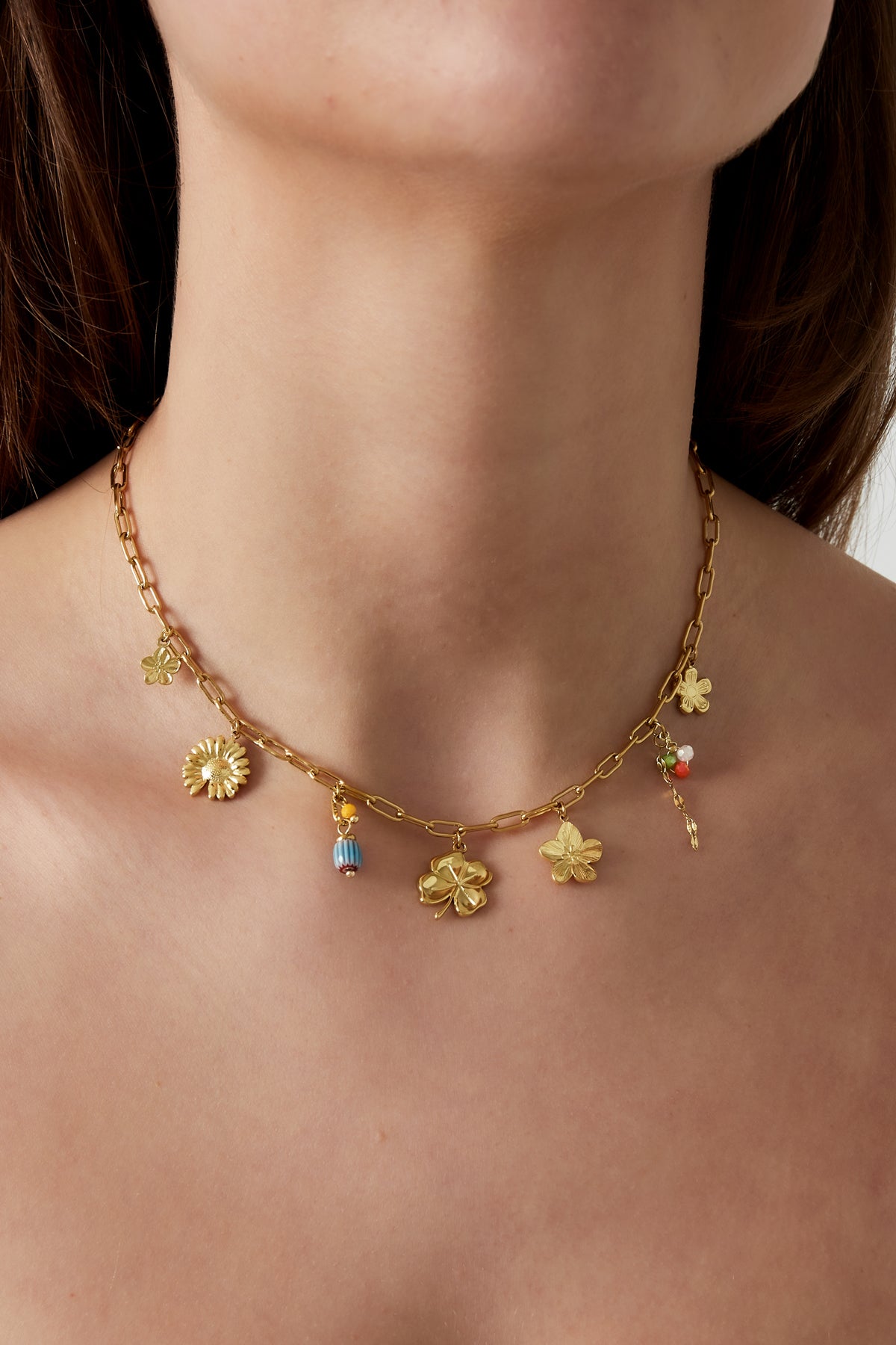collar de flores