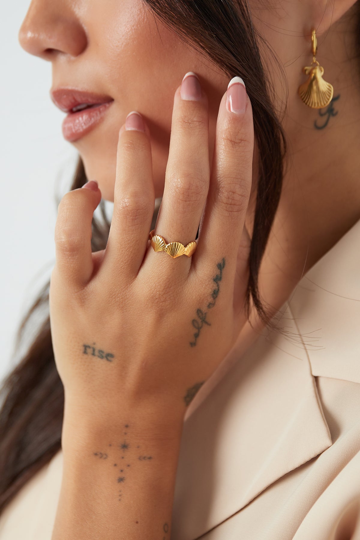 Elegant Minimalist Rings in Silver & Gold