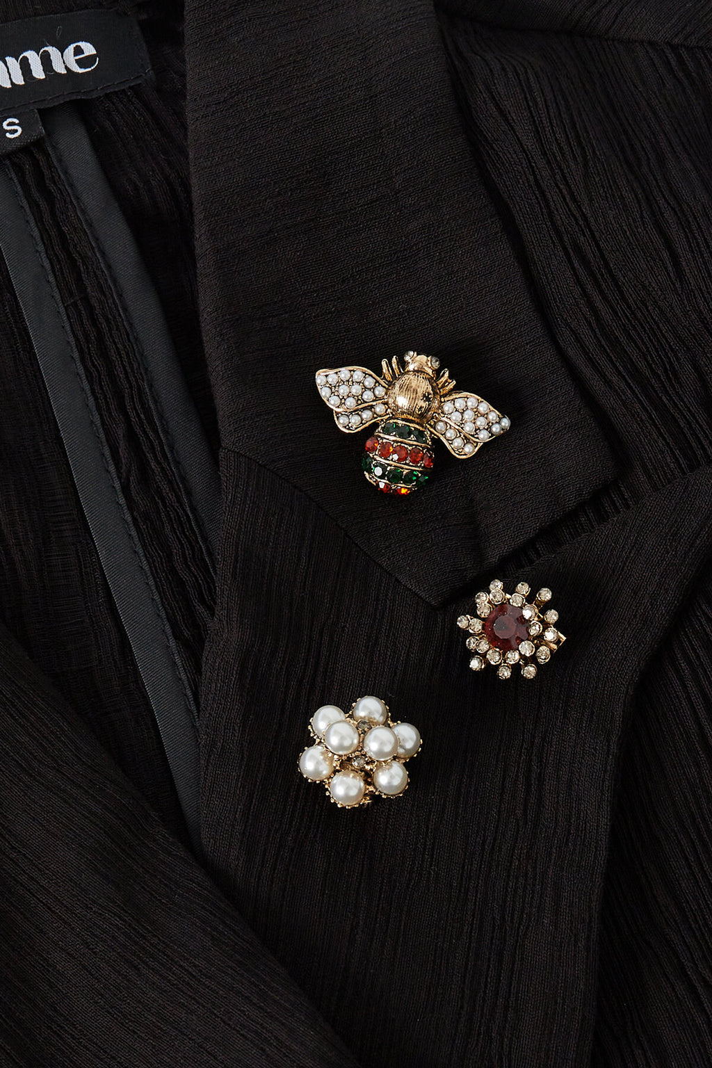 Elegant Multicolour Brooch in White Gold Alloy