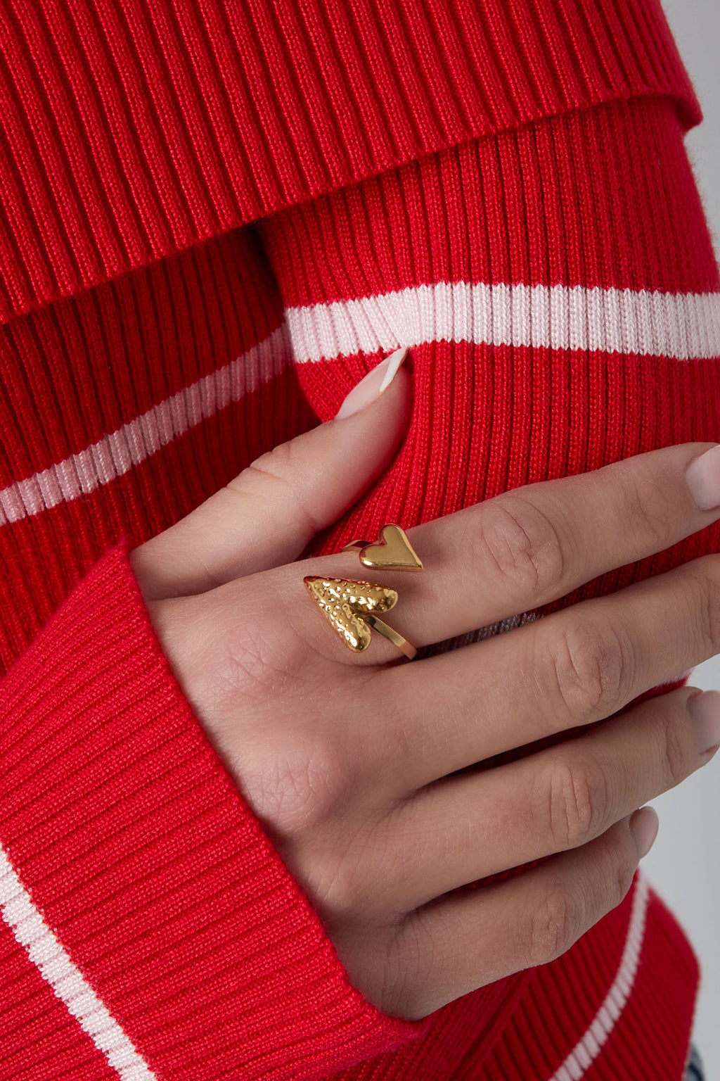 Elegant Statement Ring in Silver and Gold