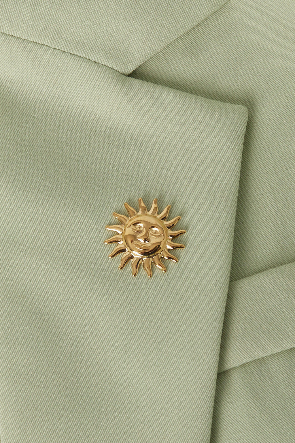 Elegant Stainless Steel Brooch in Silver & Gold