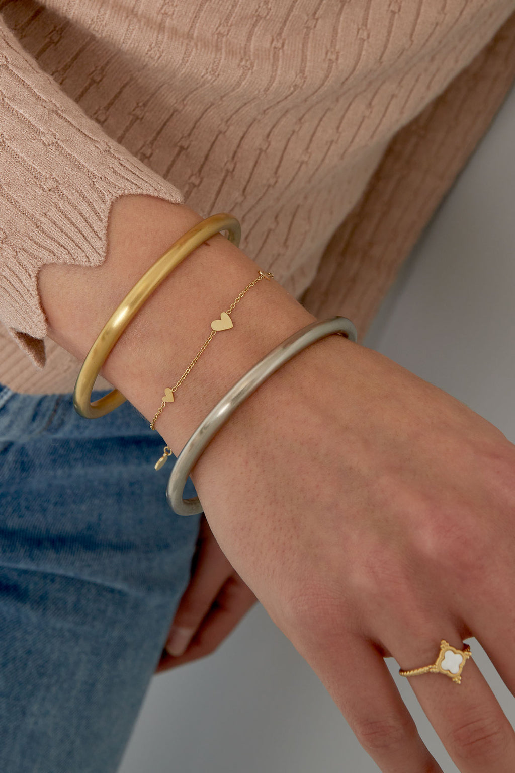 Pulsera clásica con corazones - acero inoxidable