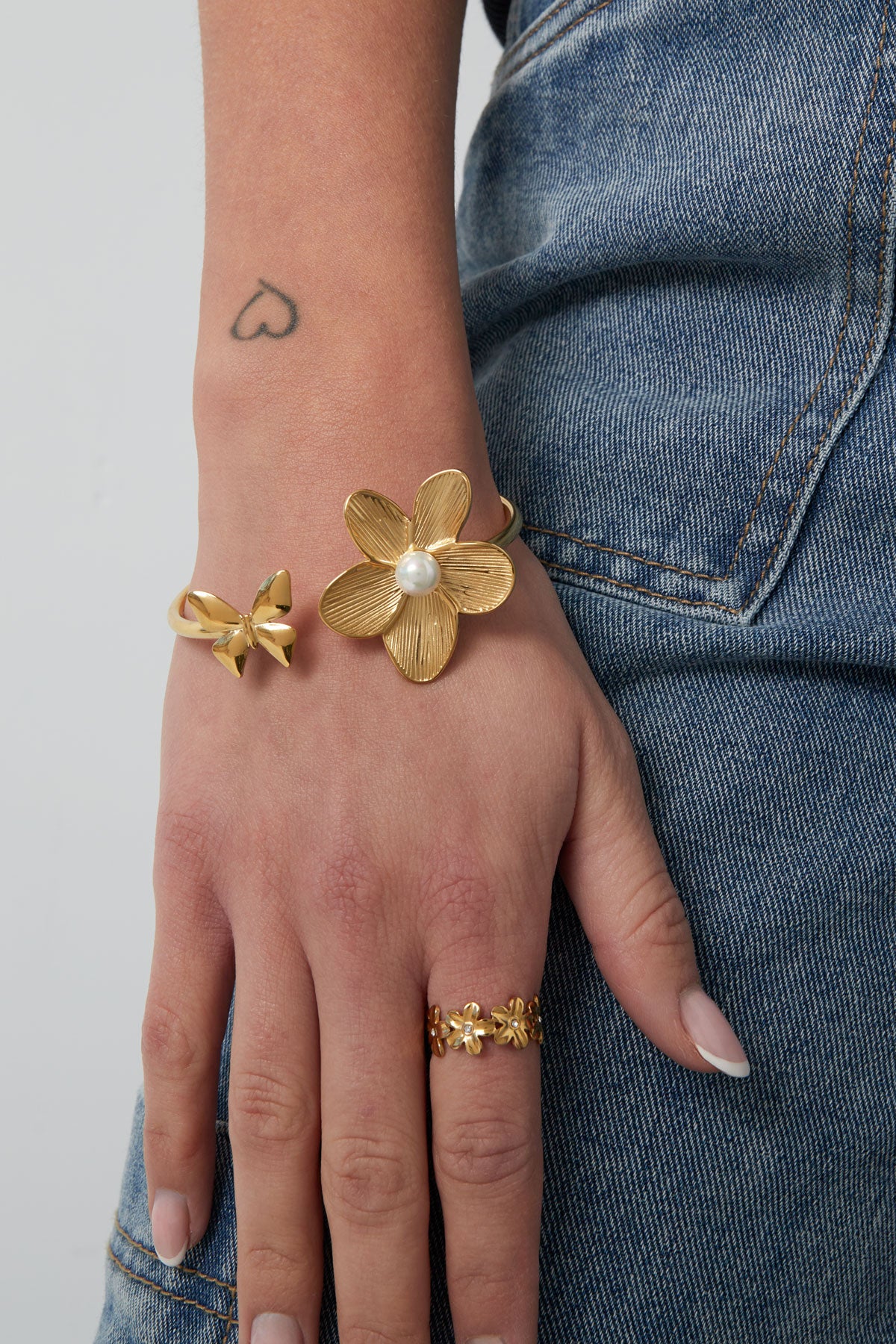 pulsera flor de mantequilla