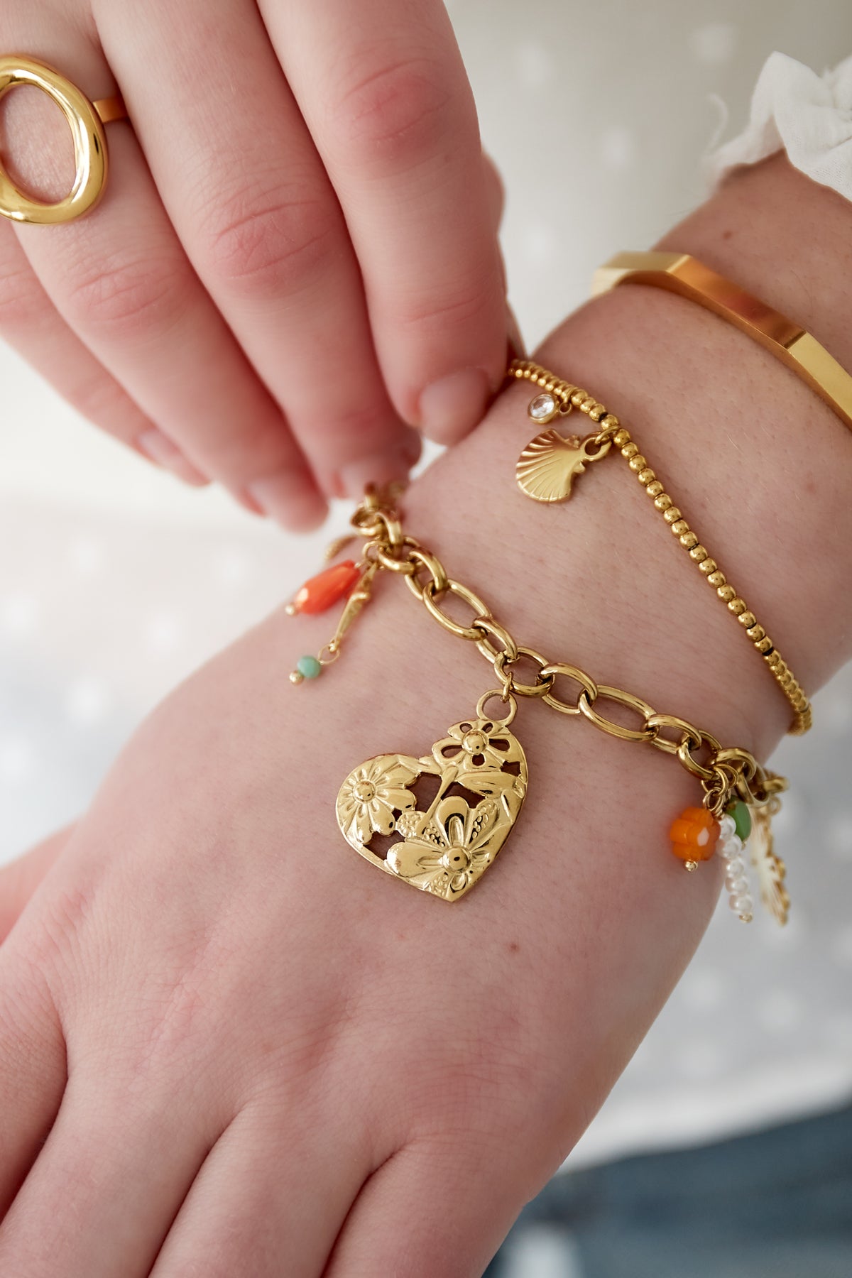 pulsera de eslabones con charms grandes