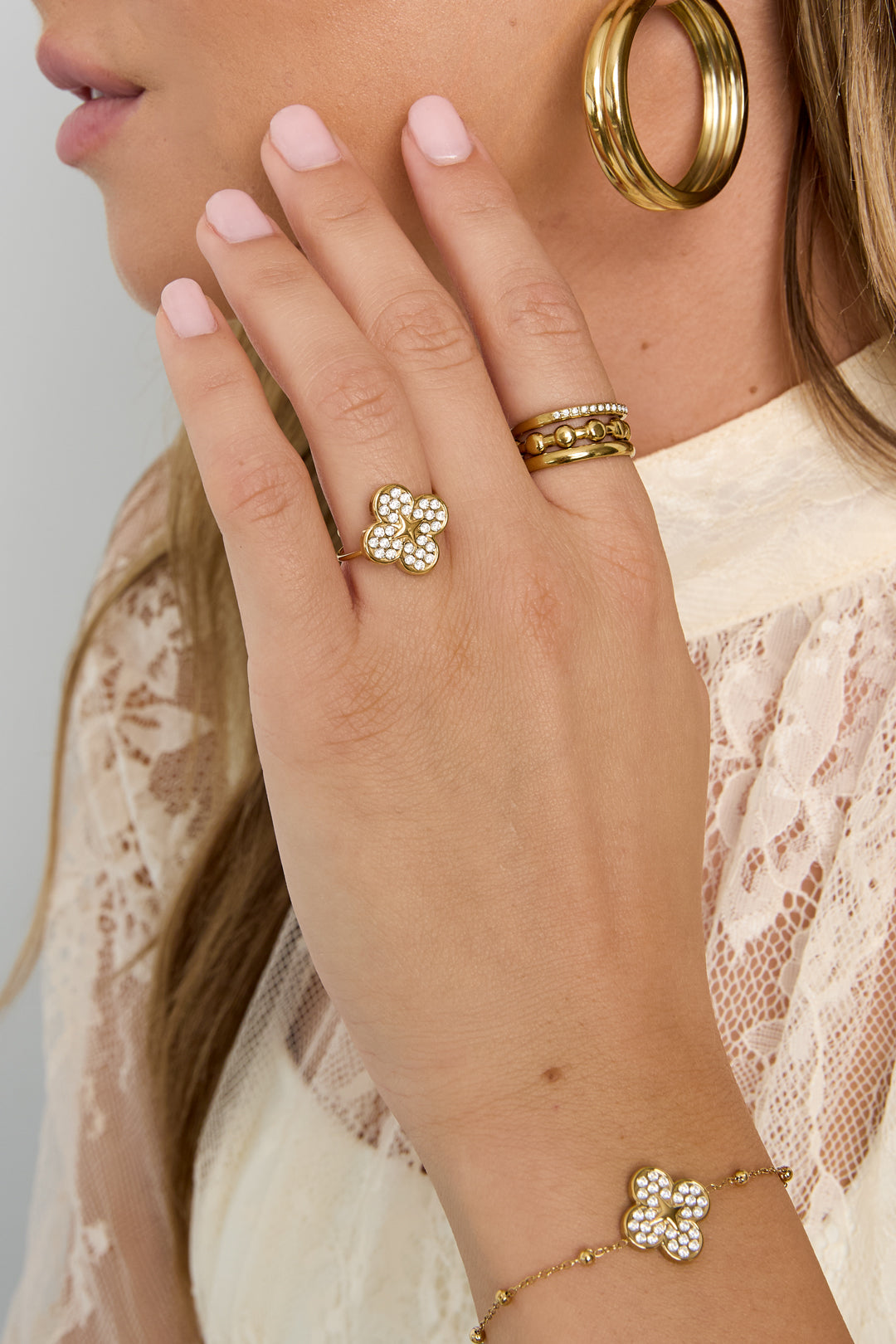 Anillos minimalistas de acero inoxidable chapados en oro de 14 quilates, Clover Simple Daily Simple Series, joyería para mujer.