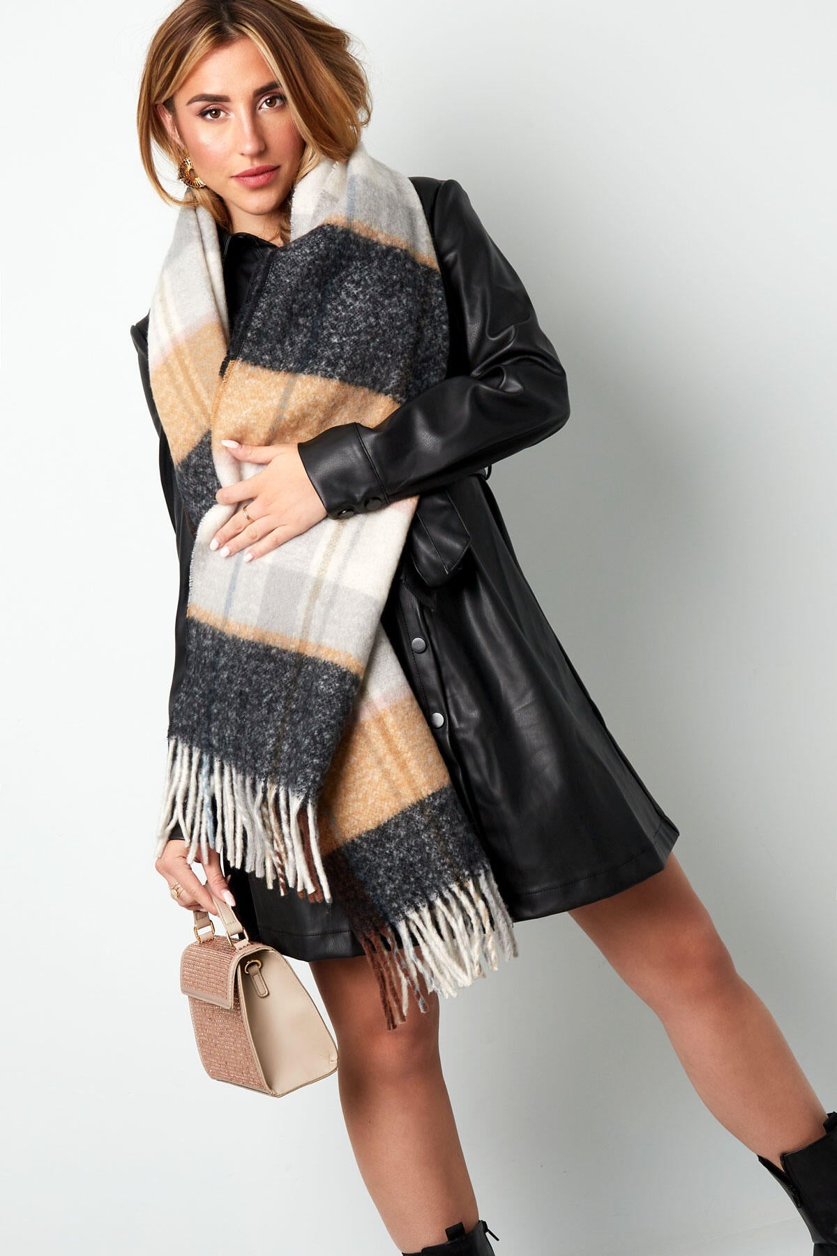 Stylish Multicolour Winter Scarf for Cozy Warmth