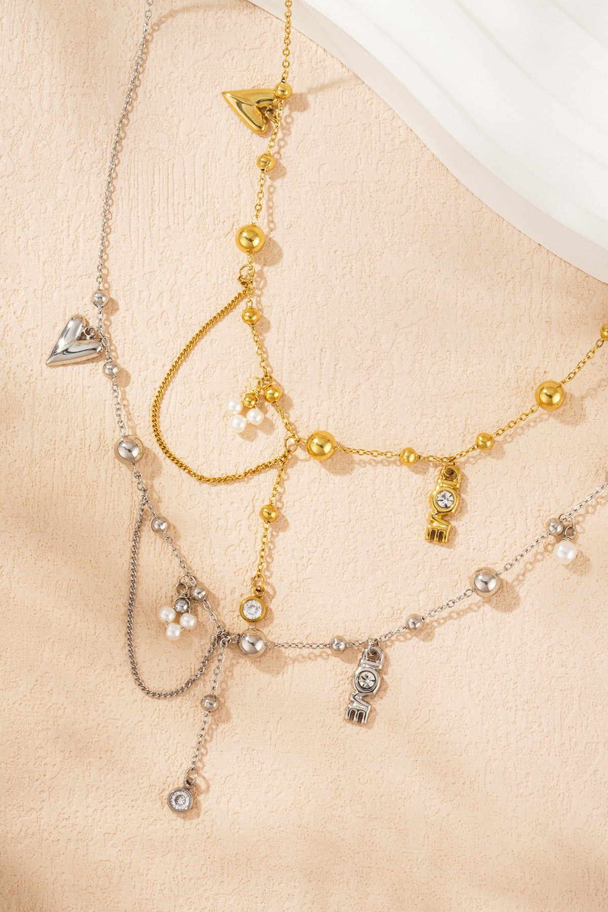 Elegant Irregular Shaped Pendant Necklace - Silver & Gold