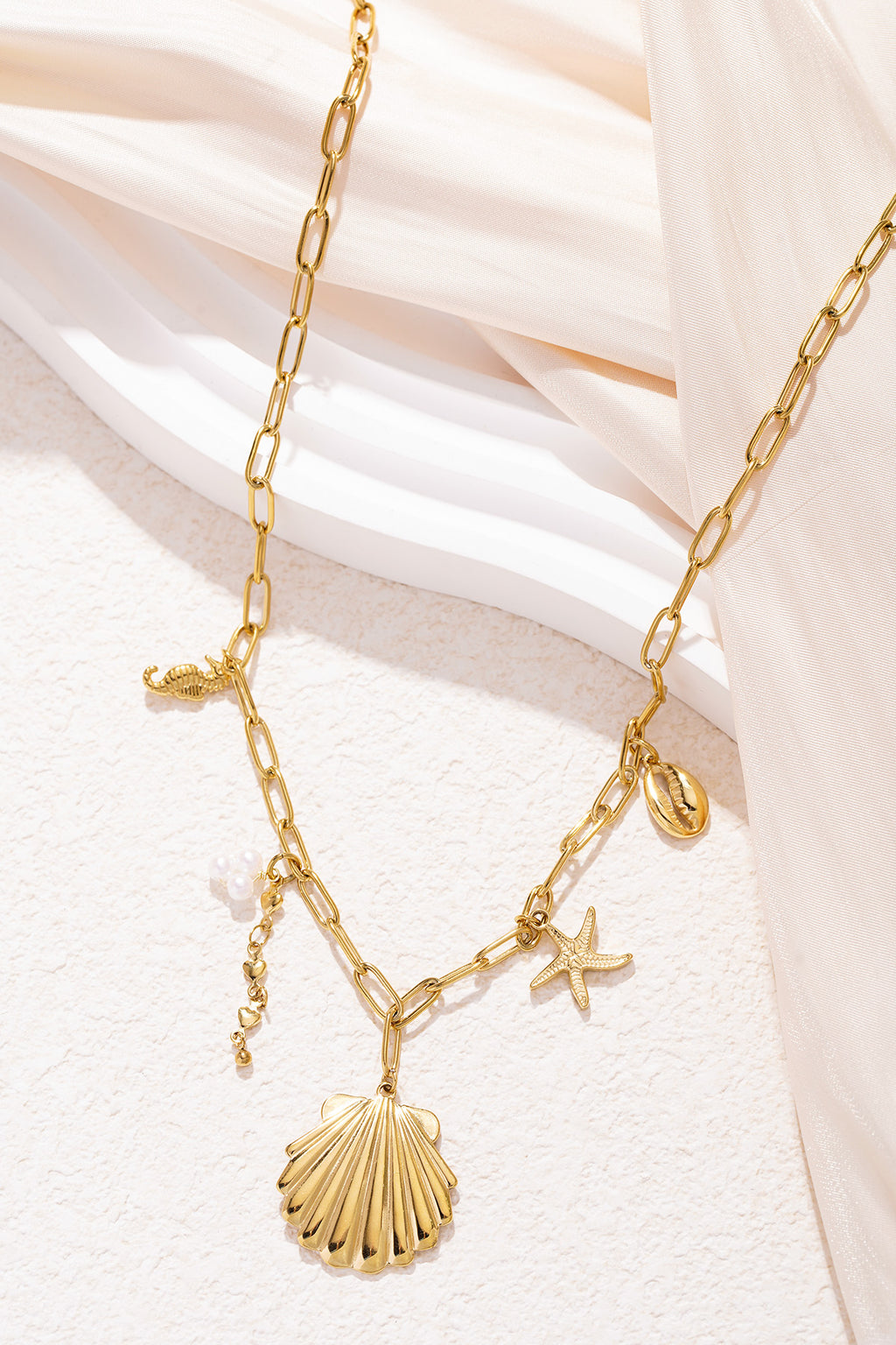 Elegant Gold Colored Clavicle Necklace for Women