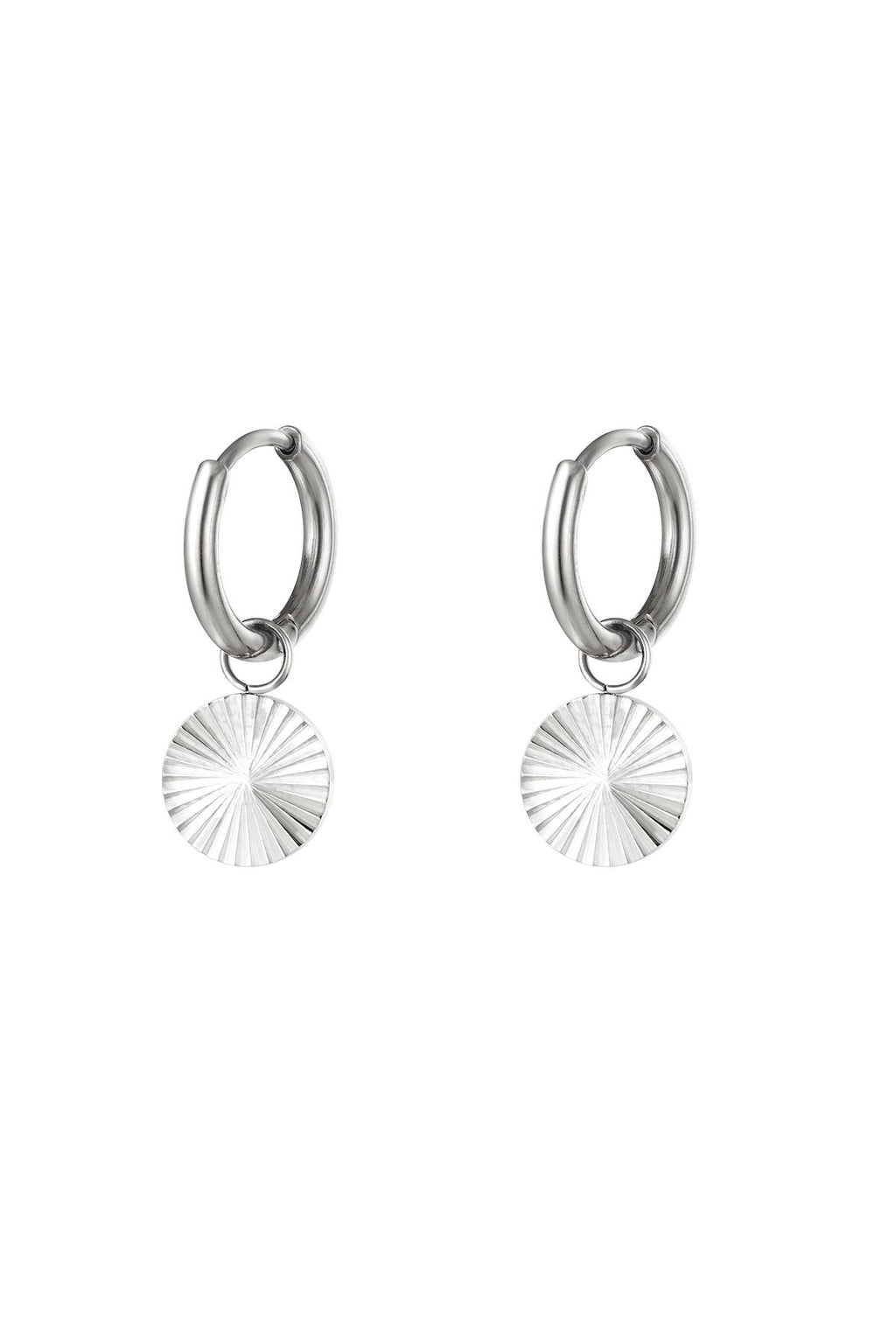 Elegant Drop Earrings in Silver and Gold