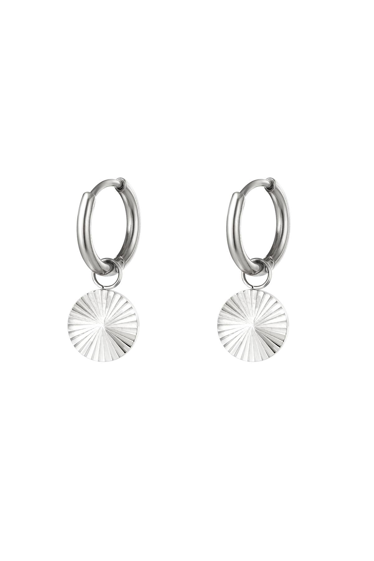 Elegant Drop Earrings in Silver and Gold