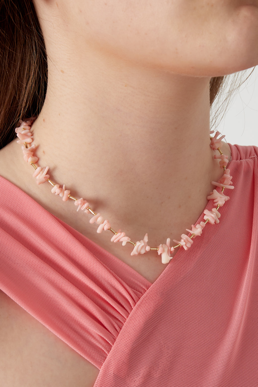Chic Pink Beaded Necklace for Spring/Summer Elegance