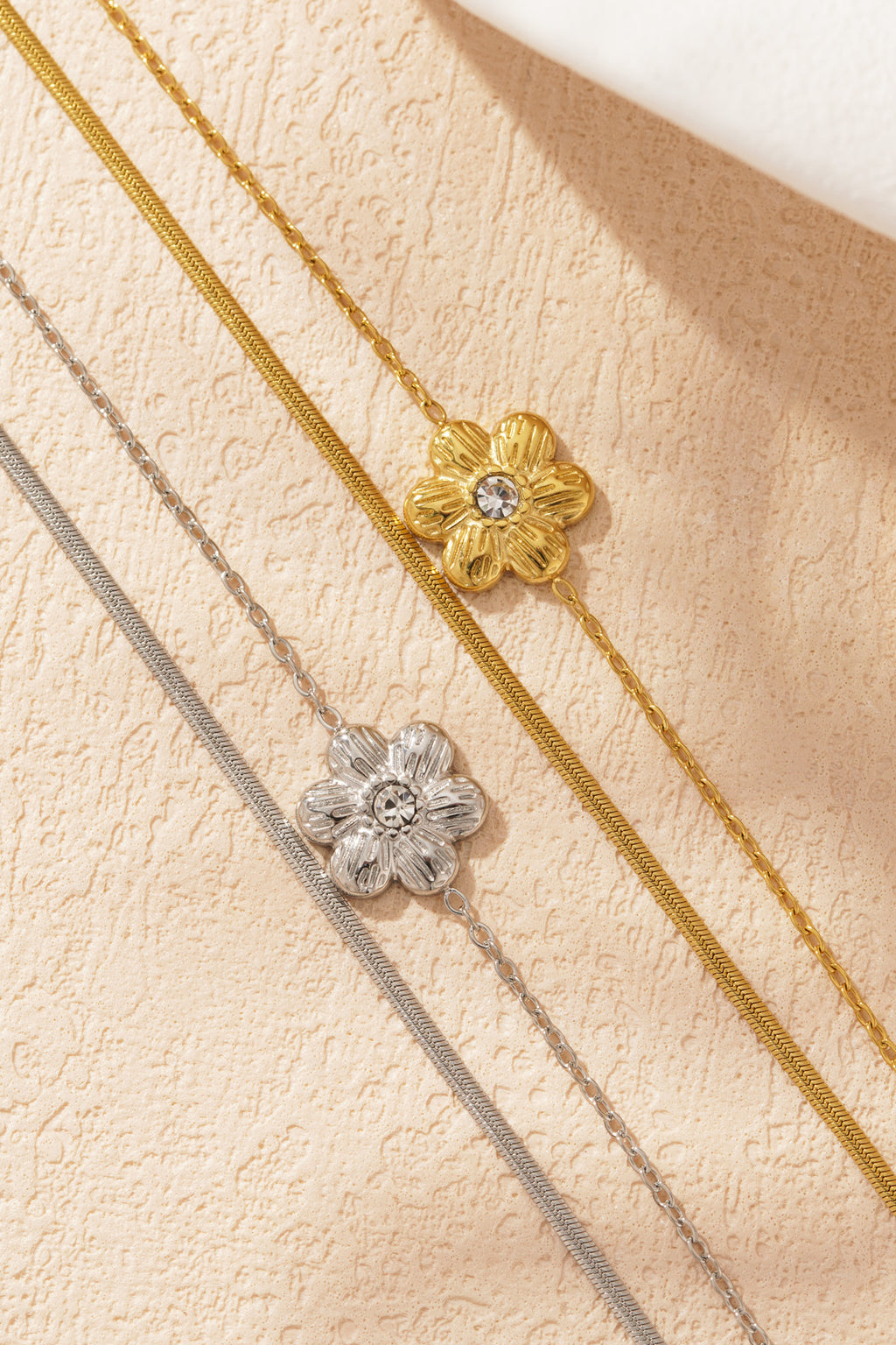 pulsera de amor con flores