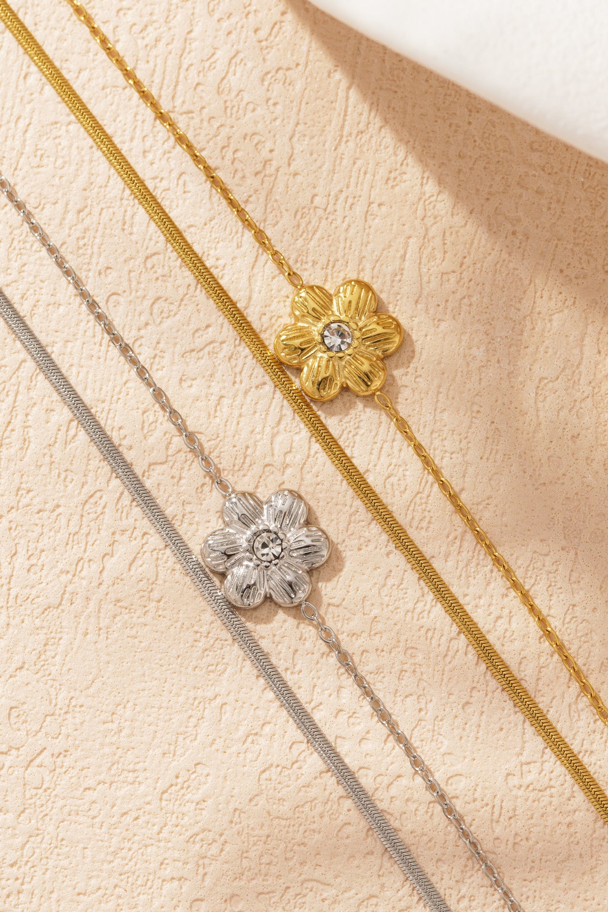 pulsera de amor con flores