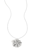 Elegant Flower Pendant Necklace for Daily Wear