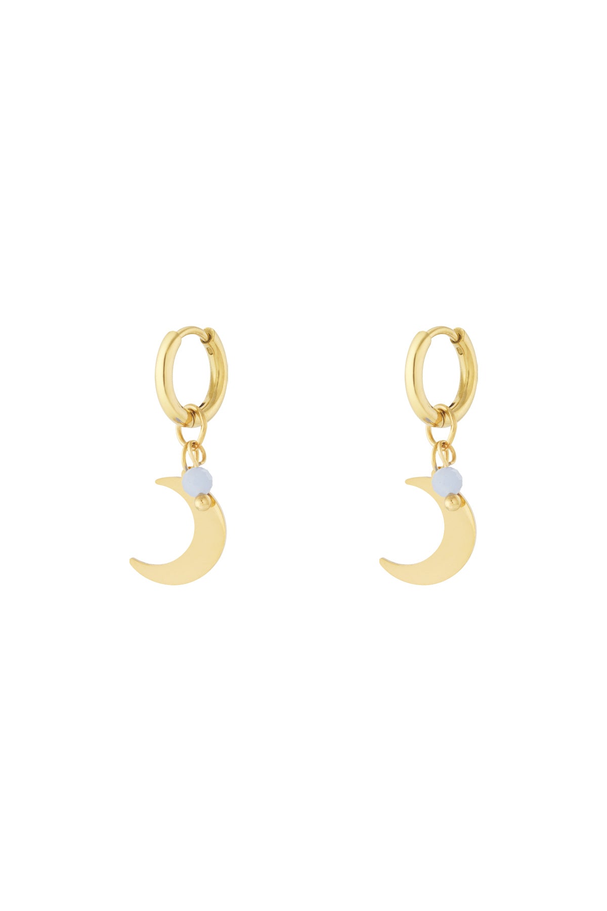 Pendientes con dije de luna y cuentas de colores