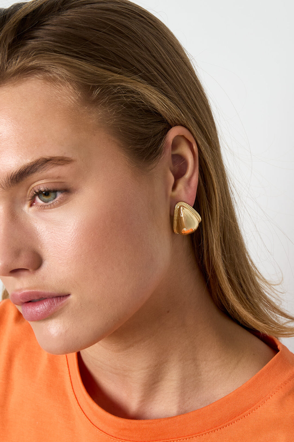 Elegant Gold Retro Droplet Stud Earrings for Daily Wear