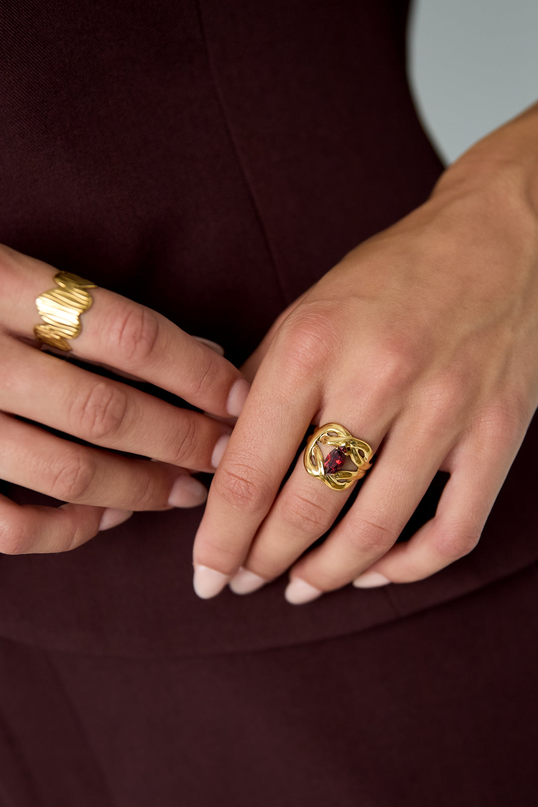 Anillos llamativos de acero inoxidable con forma irregular, estilo casual y sencillo para uso diario. Joyería para mujer.