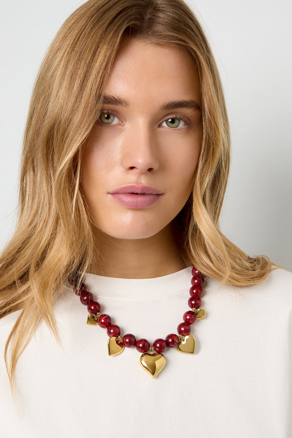 Chic Acrylic Beaded Necklace for Winter Elegance