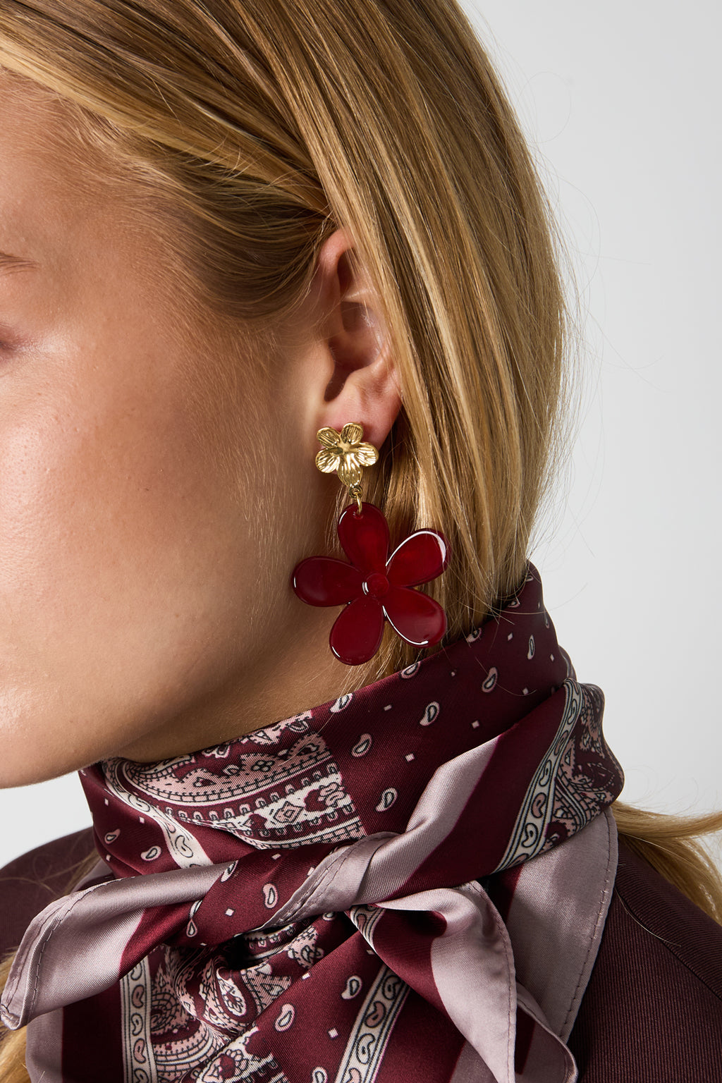 Pendientes colgantes de acrílico con forma de flor, sencillos, para reuniones o fiestas, de la serie de lujo para mujer.