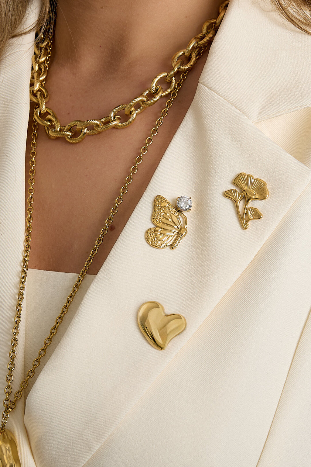 Elegant Gold-Toned Brooches for All Occasions