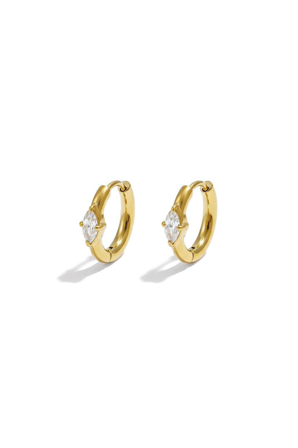 Pendientes pequeños con piedra en forma de marquesa
