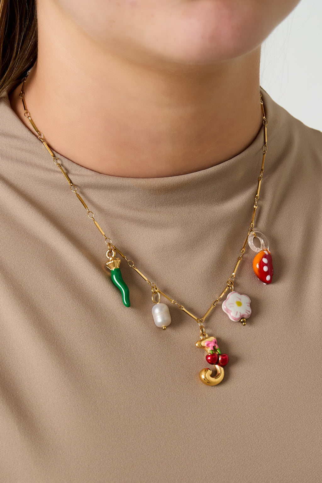 Elegant Letter Pendant Necklace for Spring/Summer