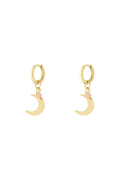Pendientes con dije de luna y cuentas de colores