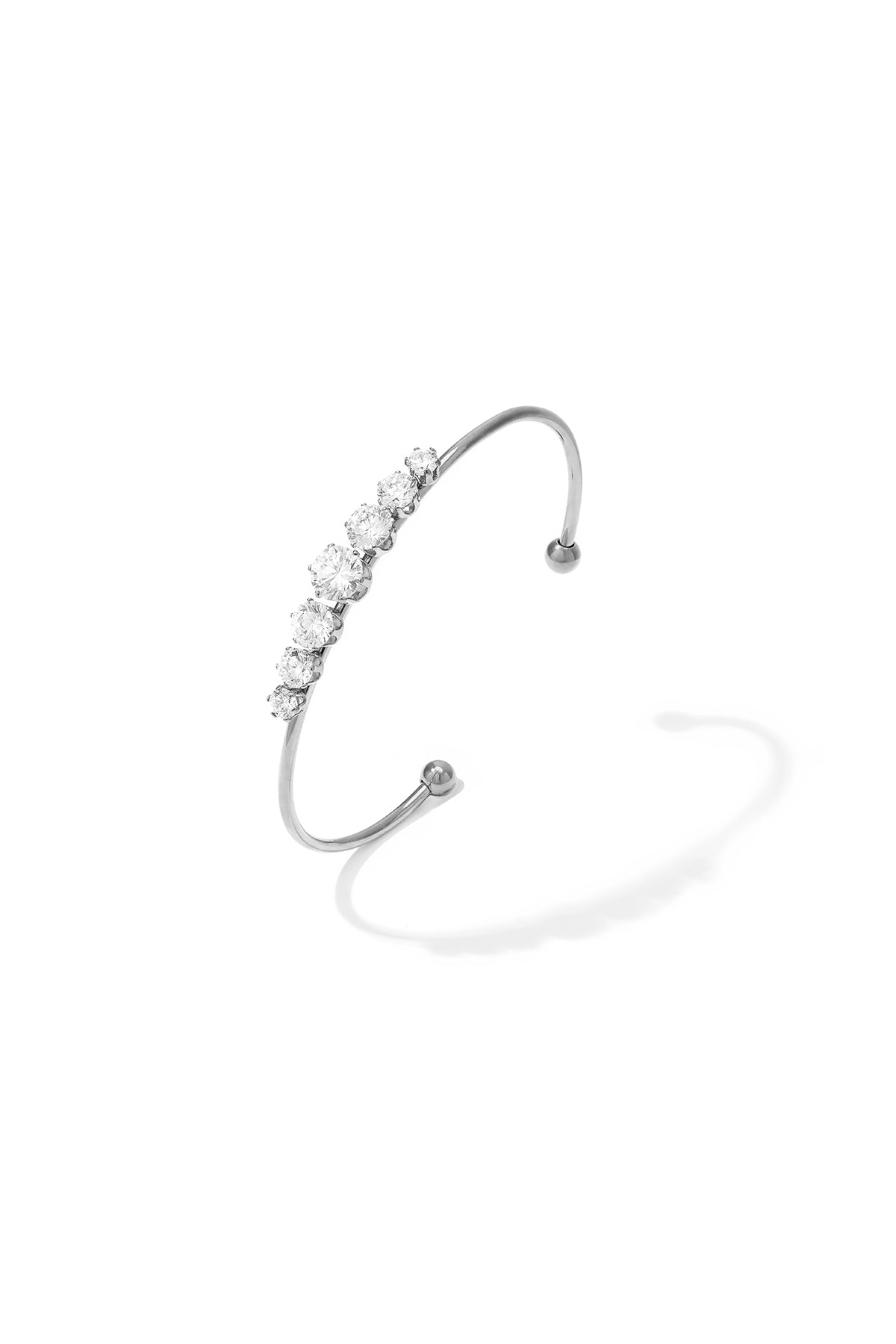 Pulseras de acero inoxidable con diseño circular sencillo para uso diario. Joyería para mujer.