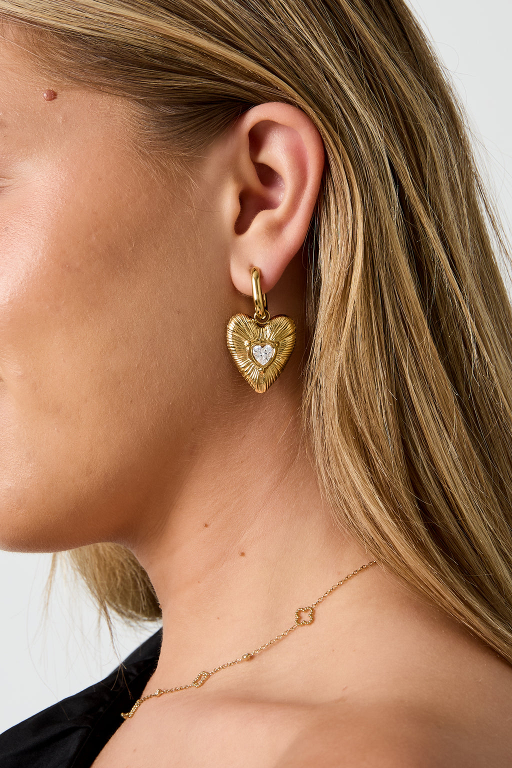 Pendientes colgantes de acero inoxidable chapados en oro de 14 quilates con forma de corazón, de la serie Simple Daily Simple, joyería para mujer.