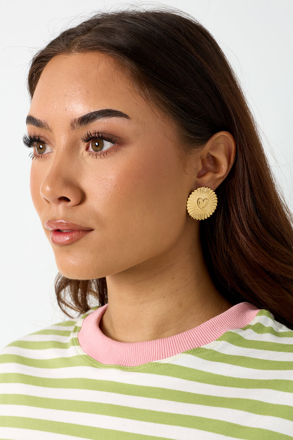 Elegant Gold Retro Heart Stud Earrings for Women