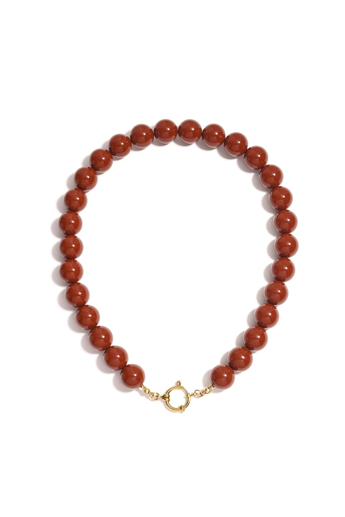 Collar con cuentas grandes y cierre frontal