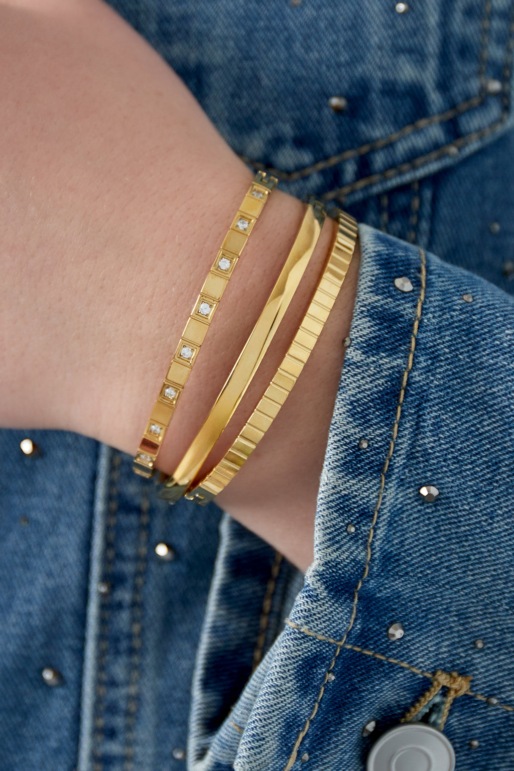 Stylish Stainless Steel Bangle in Silver and Gold