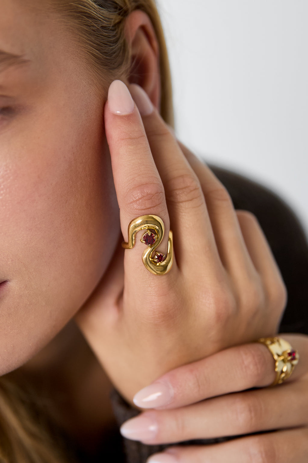 Anillos llamativos de acero inoxidable con forma irregular, estilo casual y sencillo para uso diario. Joyería para mujer.