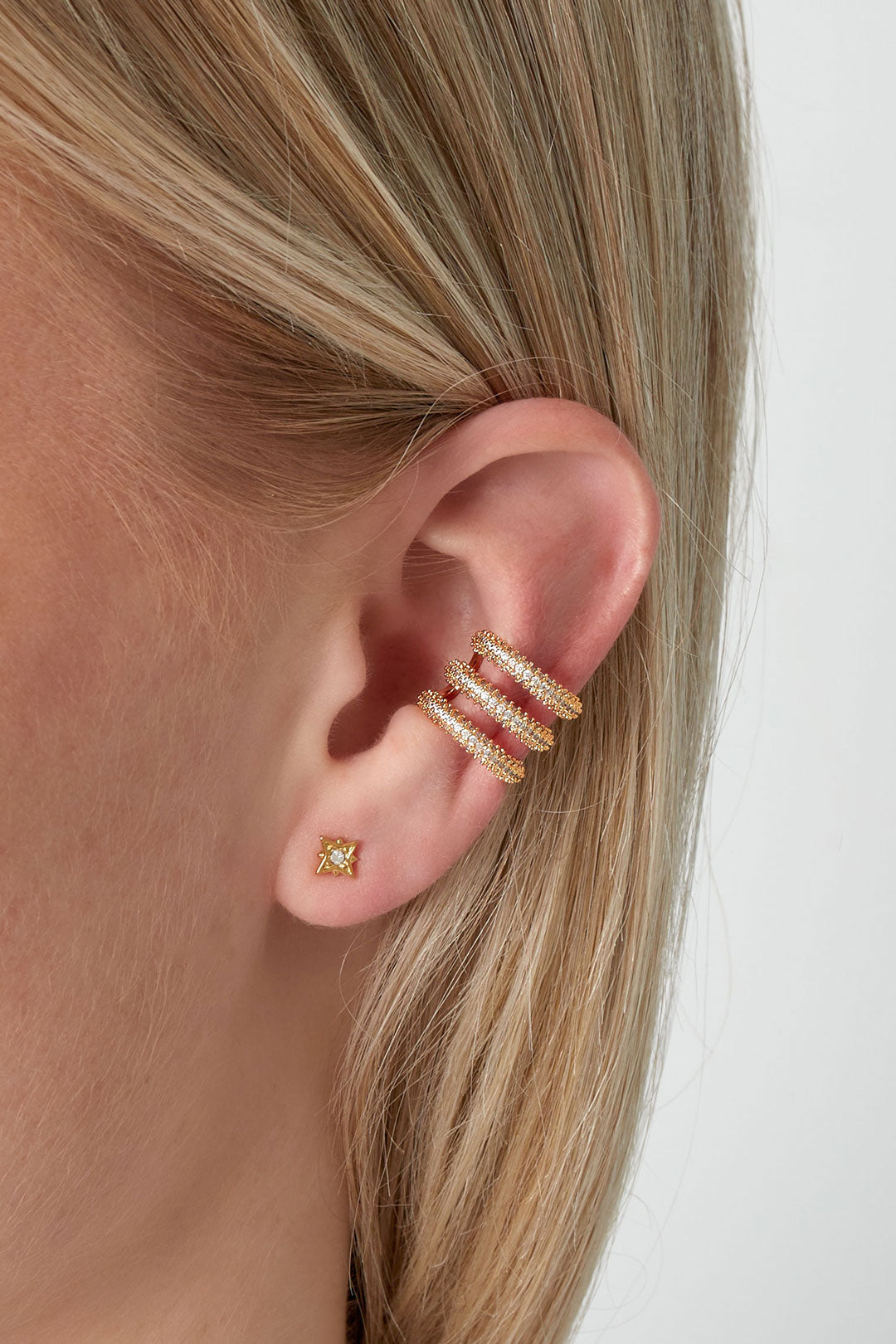Trío de pendientes con diseño brillante