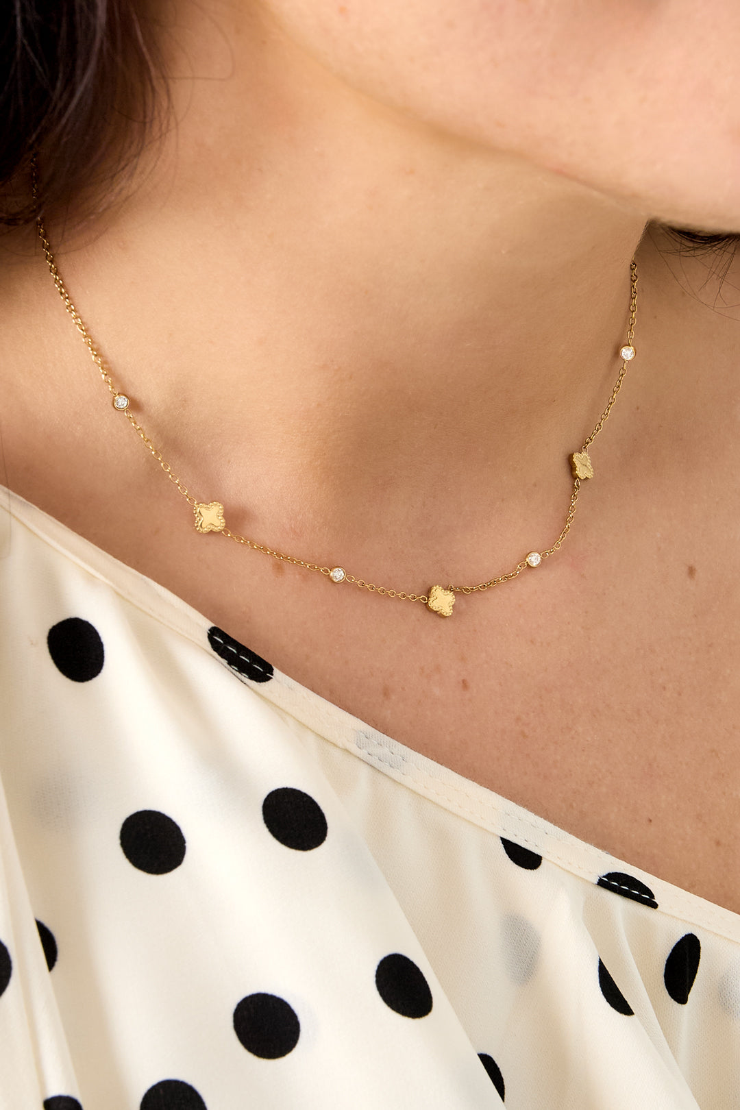 Elegant Clover Pendant Necklace for Daily Wear