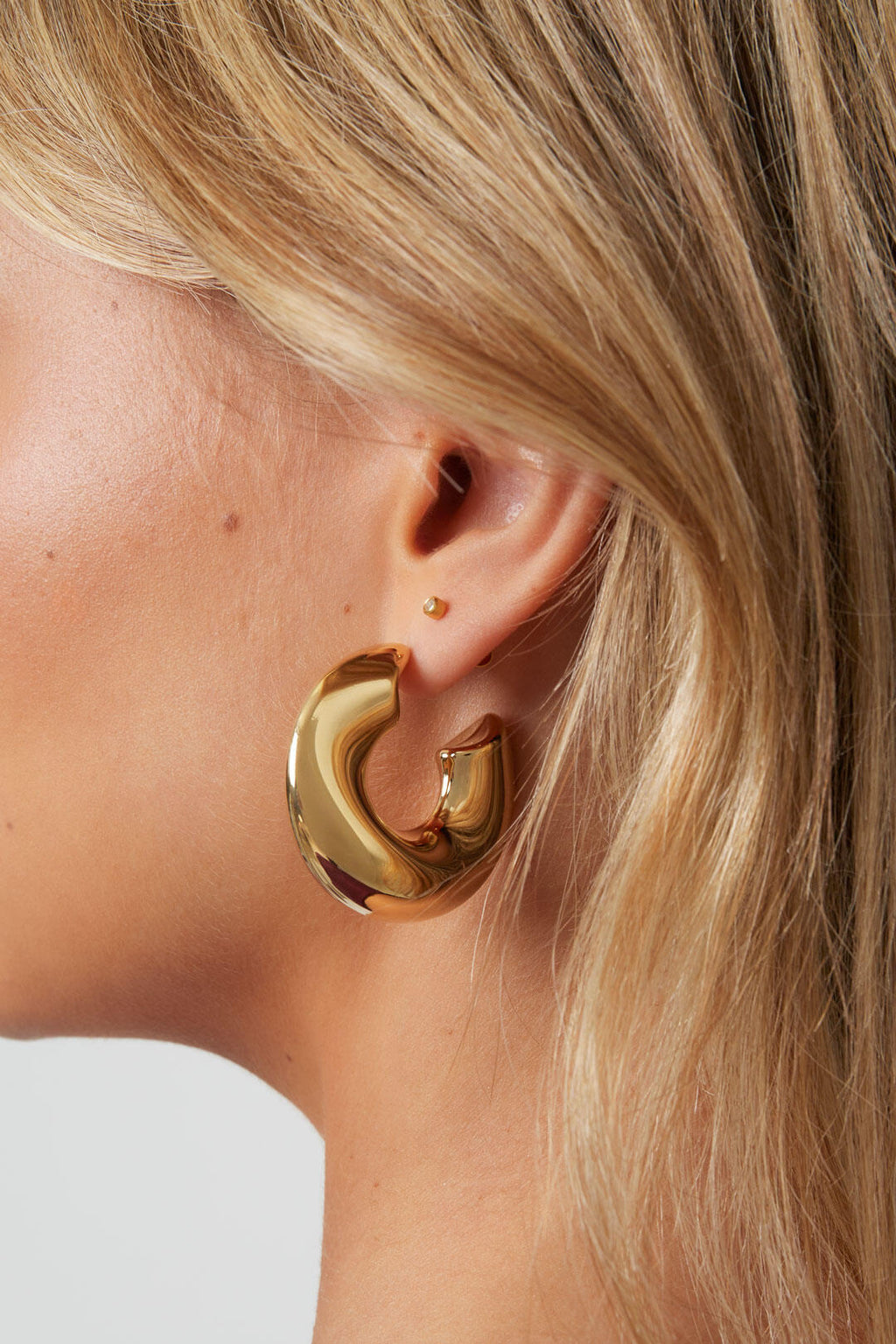 Stylish Stainless Steel Hoop Earrings for Everyday Wear